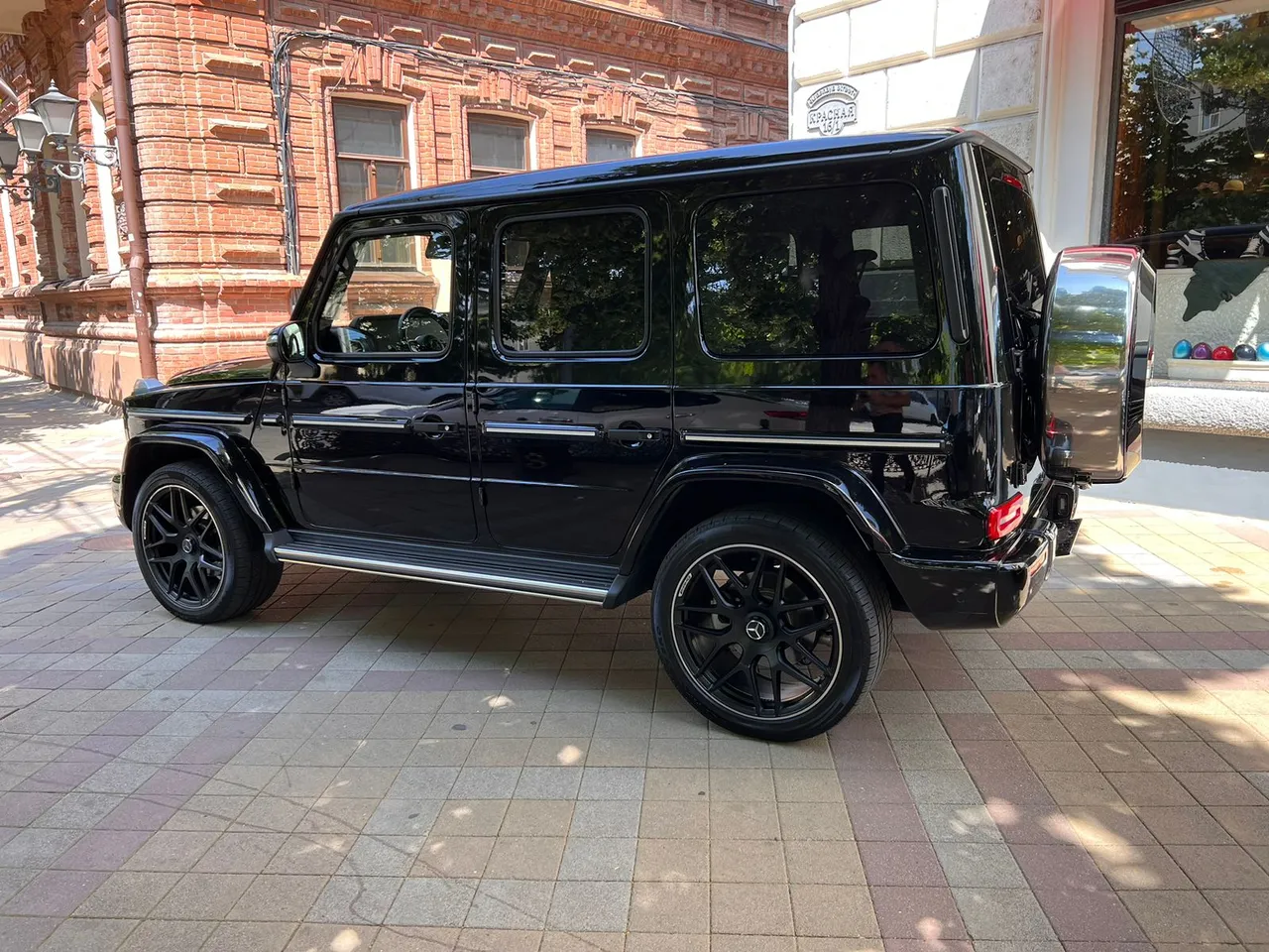 Прокат Mercedes Gelandewagen с водителем в Сочи