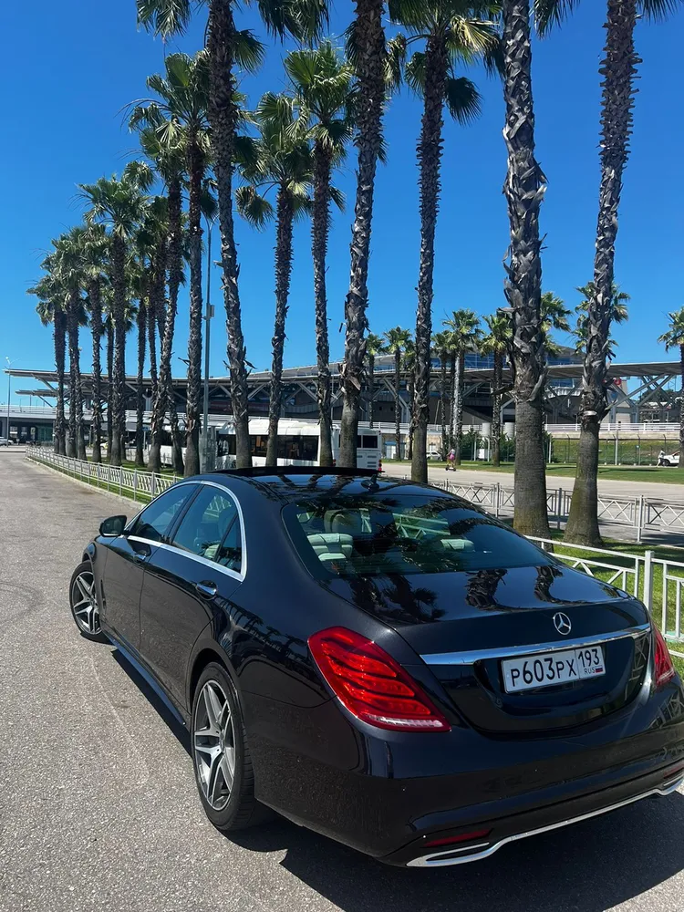 Аренда VIP-авто с водителем: Роскошь, доступная каждому