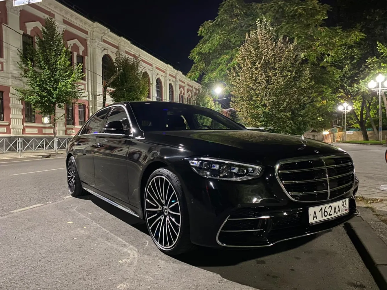 Аренда Mercedes S‑223 с водителем в Сочи