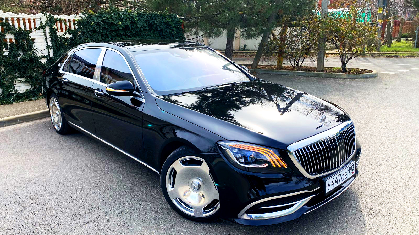 Аренда Mercedes S‑Класс Maybach с водителем в Сочи