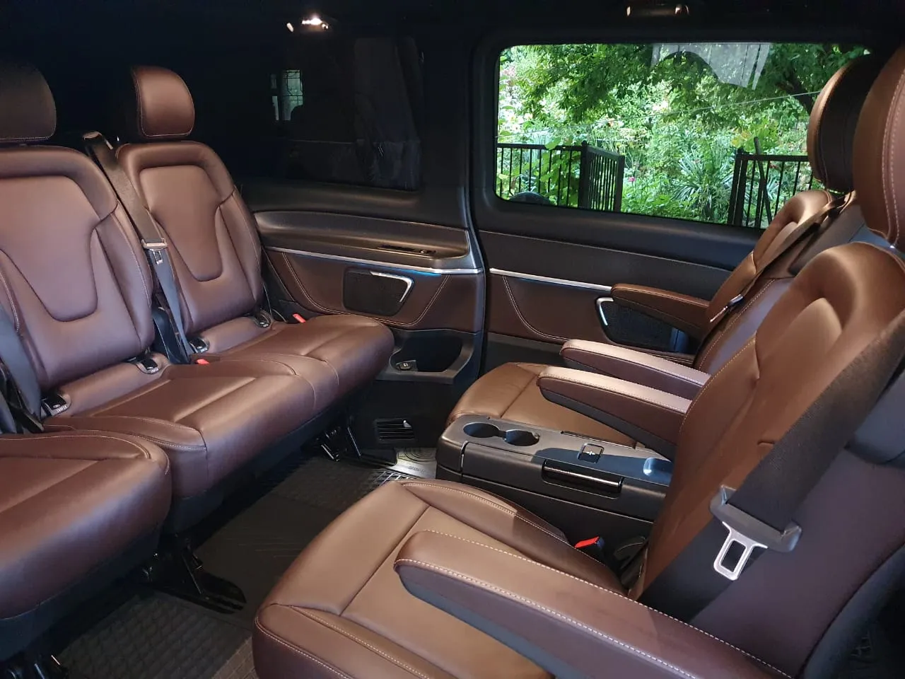 Аренда VIP-авто с водителем: Роскошь, доступная каждому